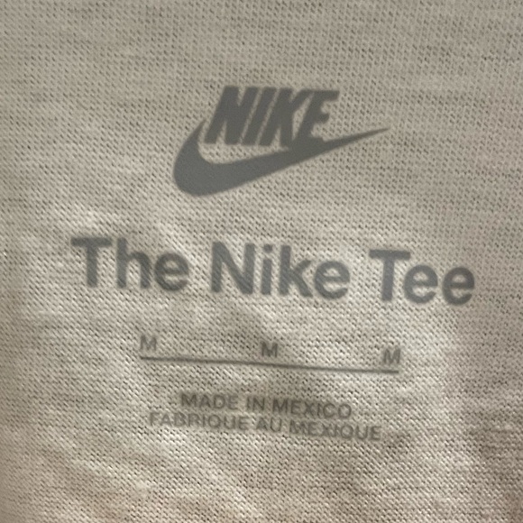 The Nike tee - Picture 3 of 3